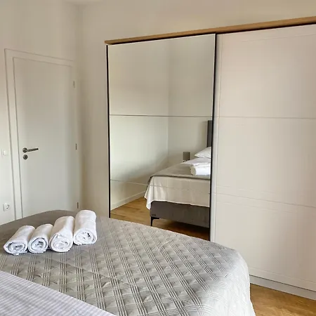 West Апартаменти *