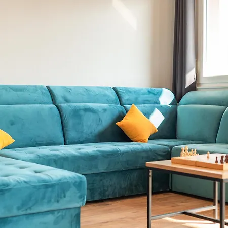 West アパート ザダル